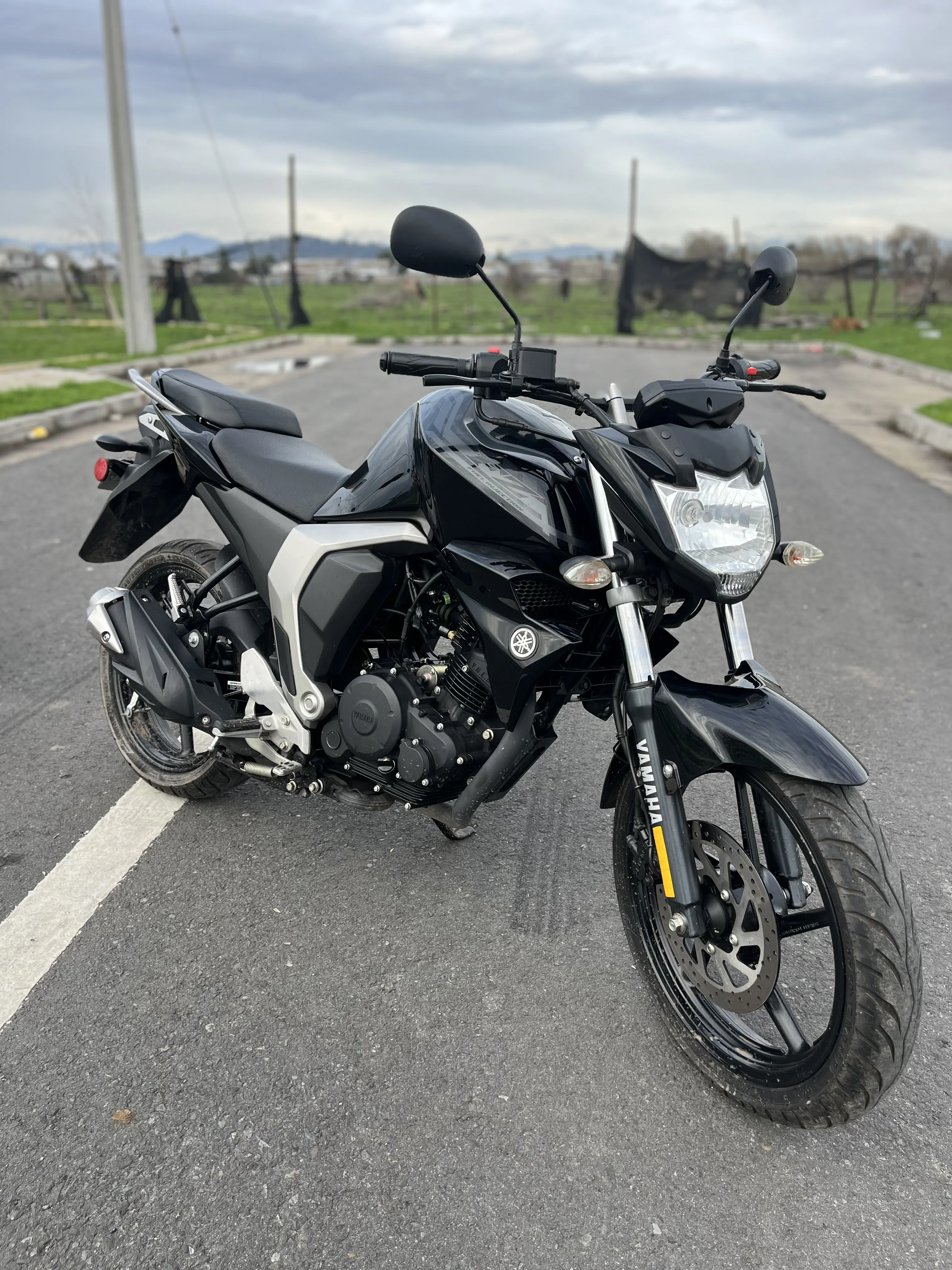 Yamaha FZ 20 Negra