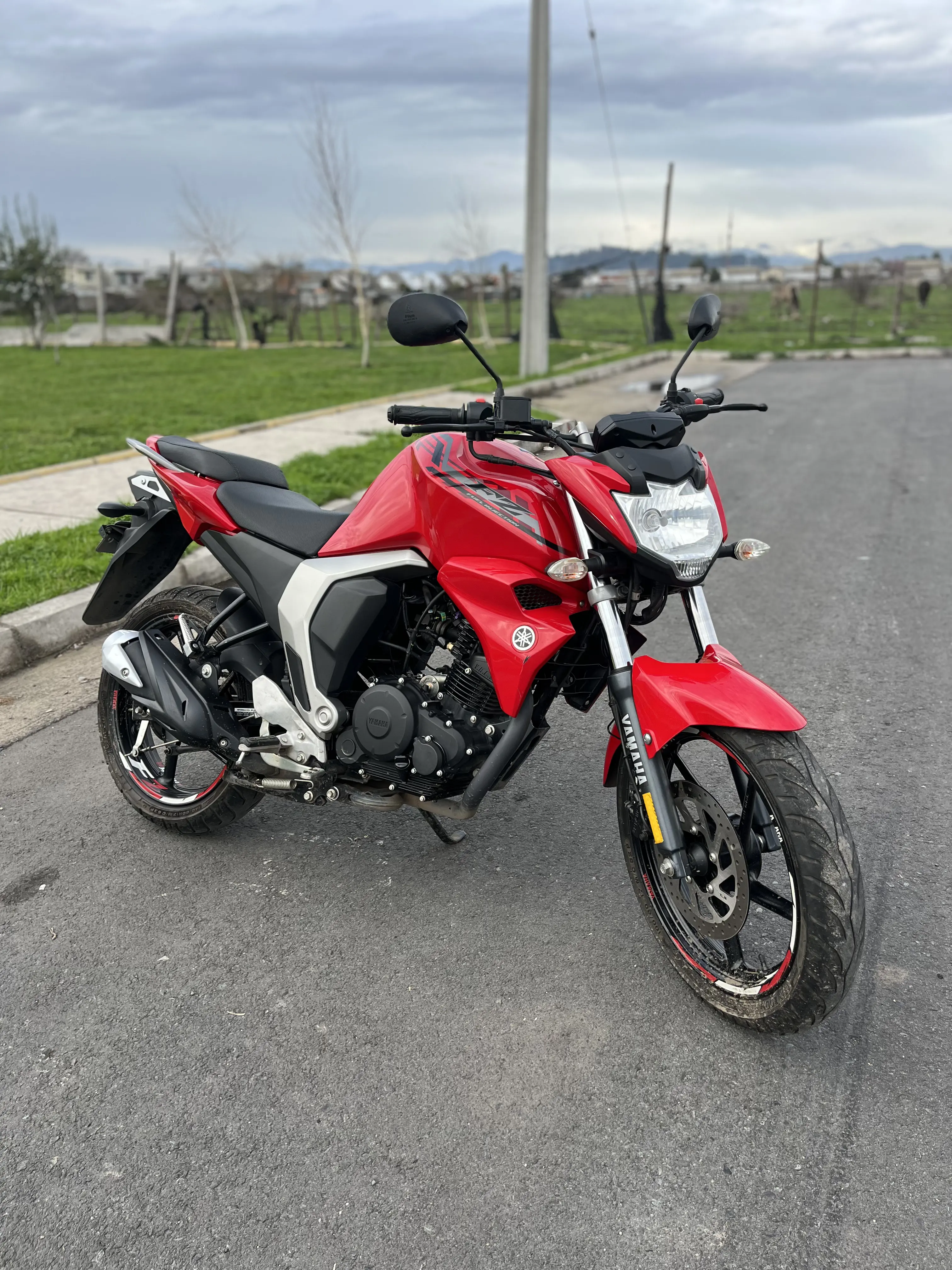 Yamaha FZ 20 Roja